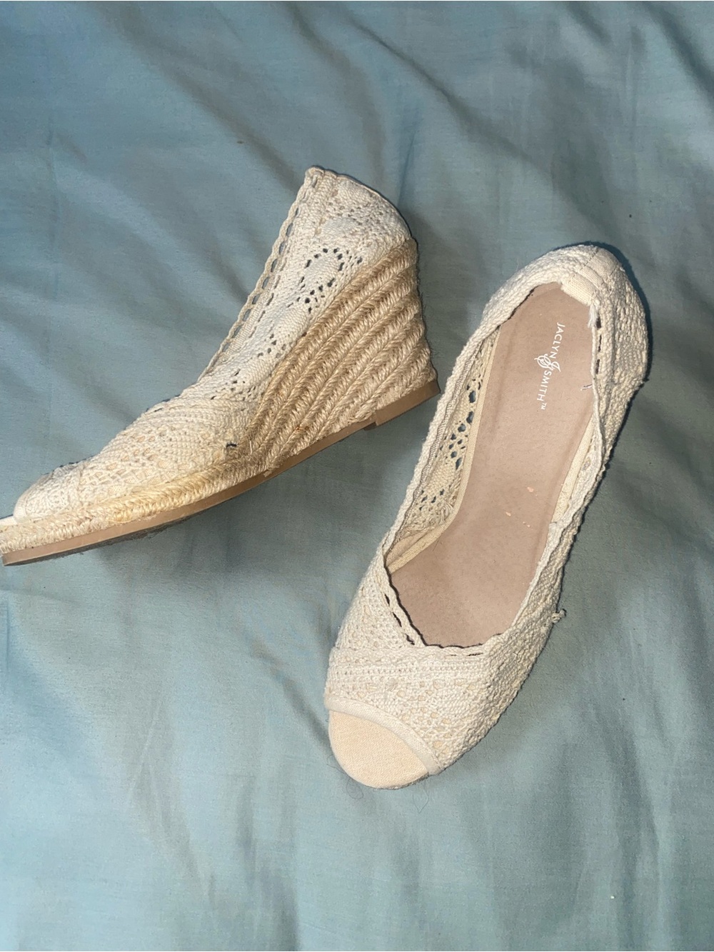 Jaclyn Smith Crochet Peep-Toe Wedge Pumps. New. SZ 8 - Picture 2 of 4
